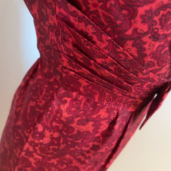 Spectacular Vintage Red Dress with Amazing Peek-a-Boo arm detail (size 10) - Picture 9 of 10